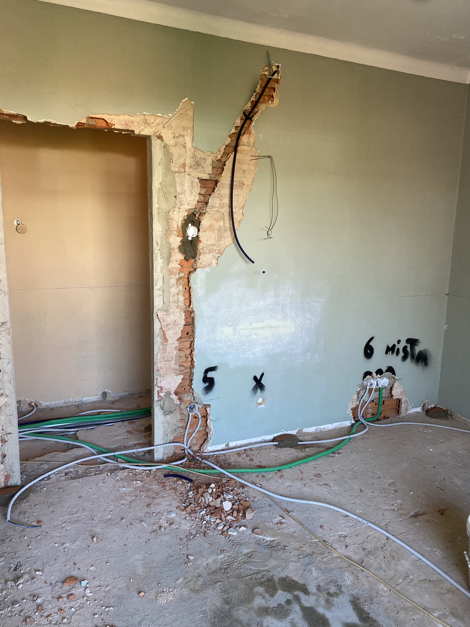 First Floor entrance restauration