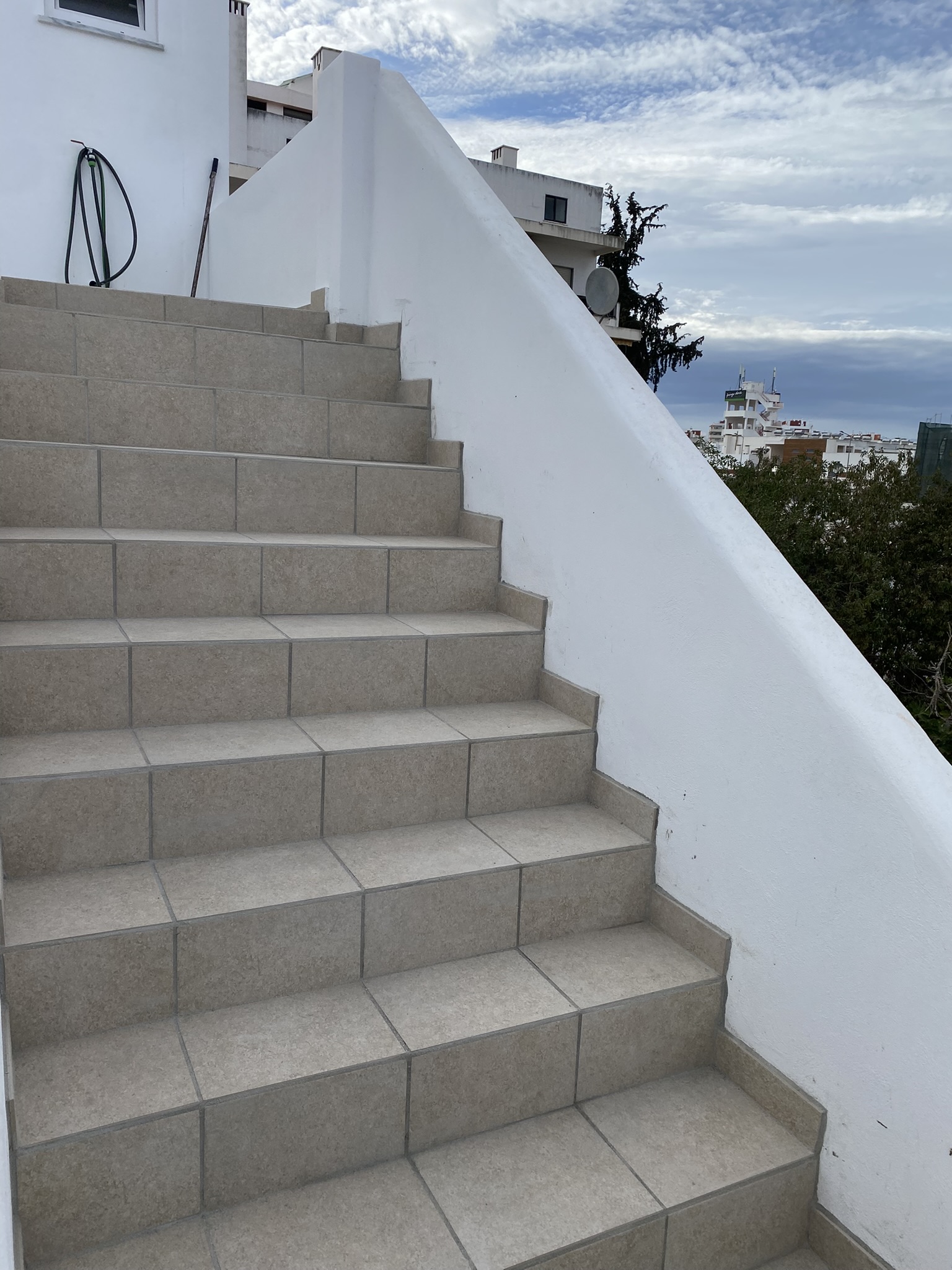 1 floor to second floor stairs