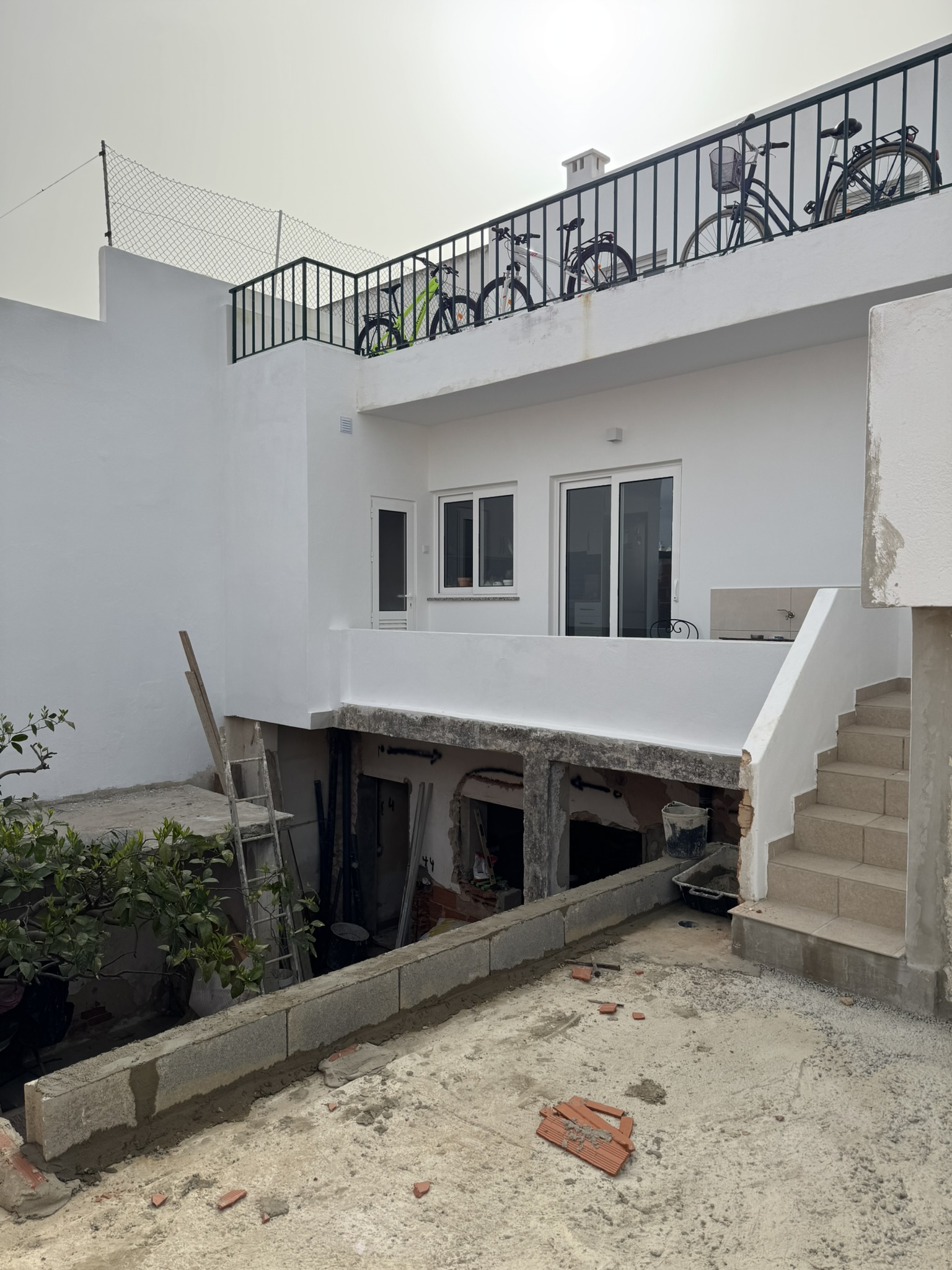 Sides on the mezzanine