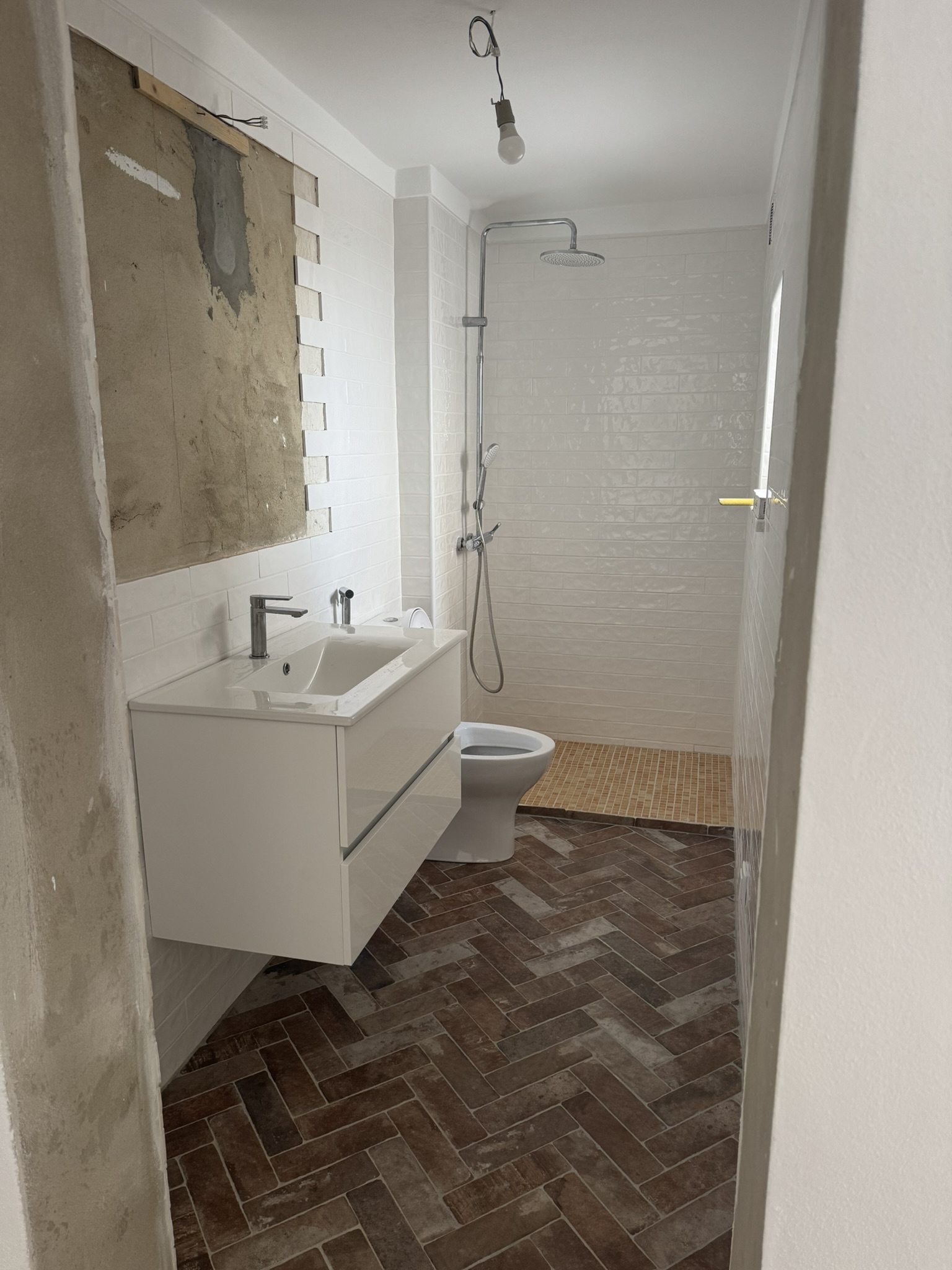 En-suite bathroom furniture