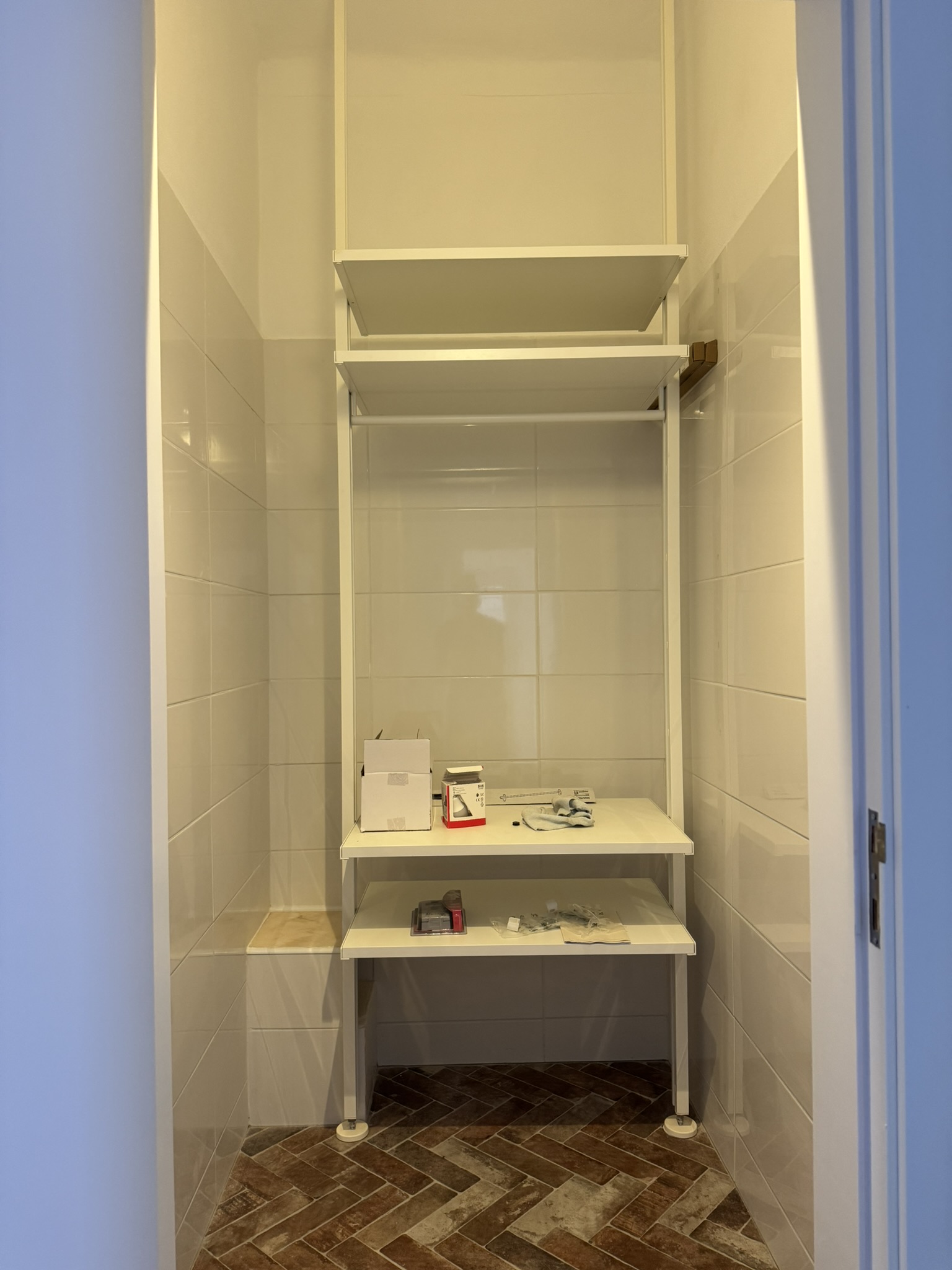 Arrumos (Storage room)