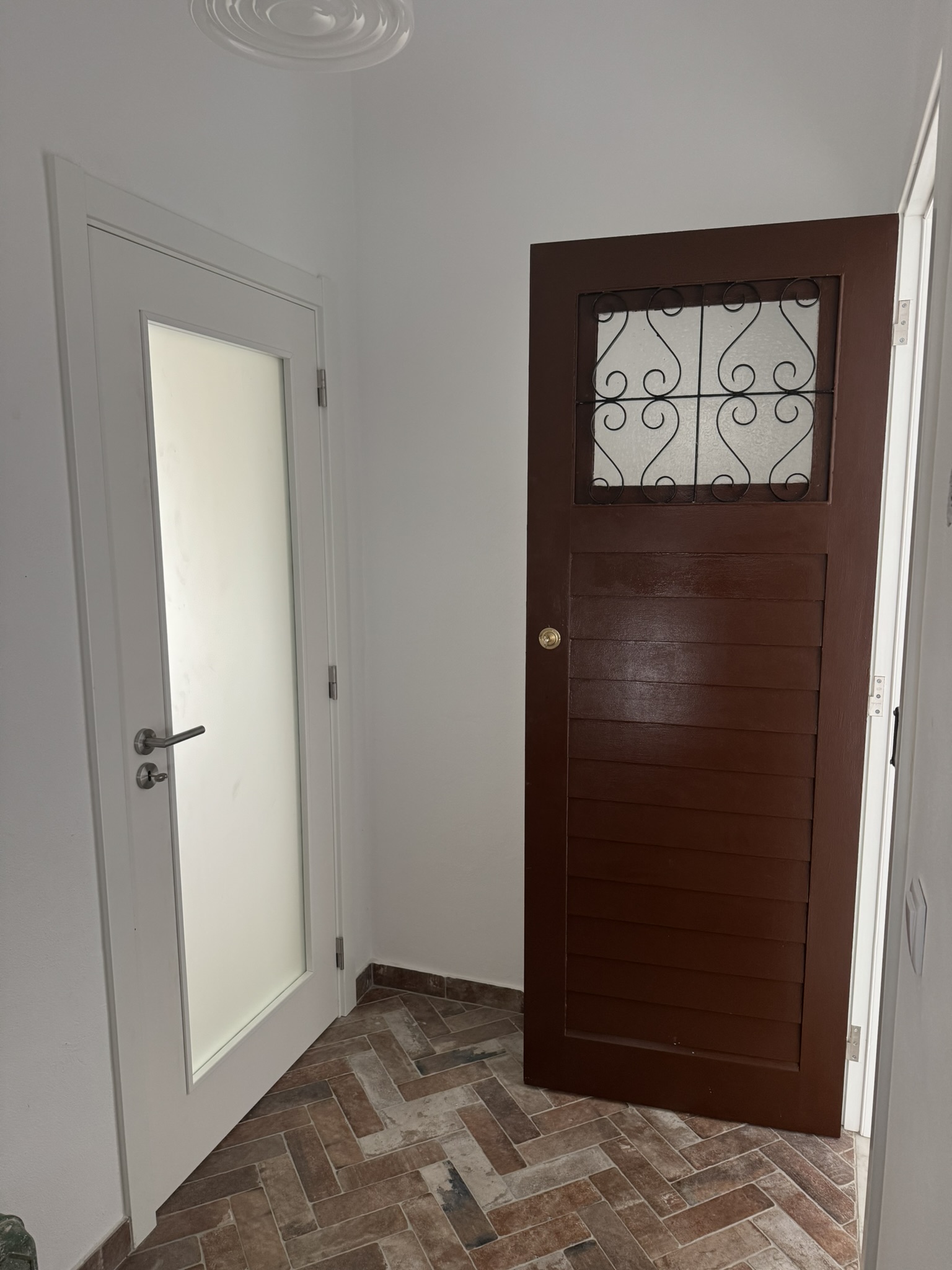 Groundfloor apartment entry